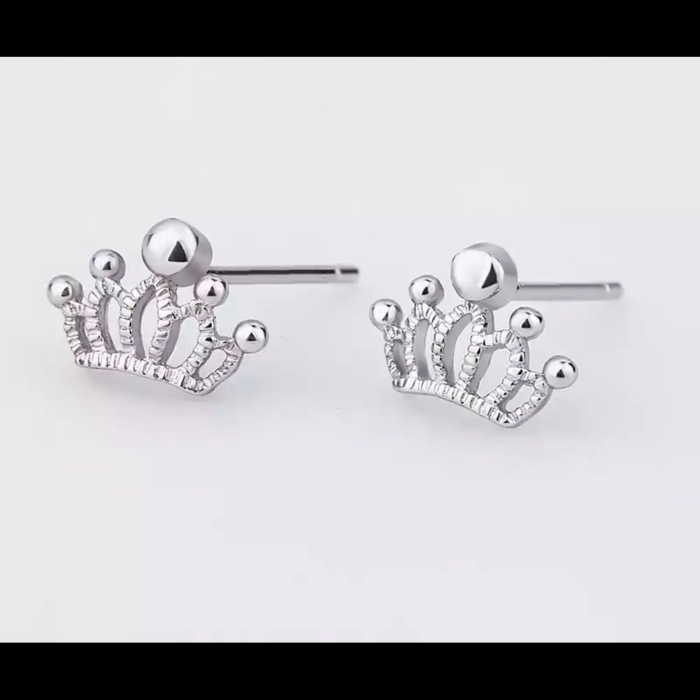 Queen crown earrings